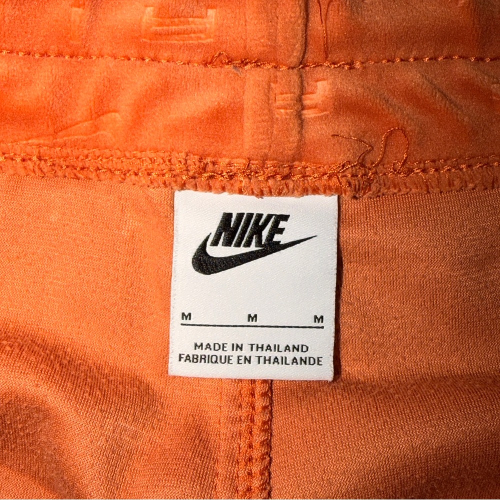 Nike Women's All Over Print Air Velour Pants - Picture 5 of 8